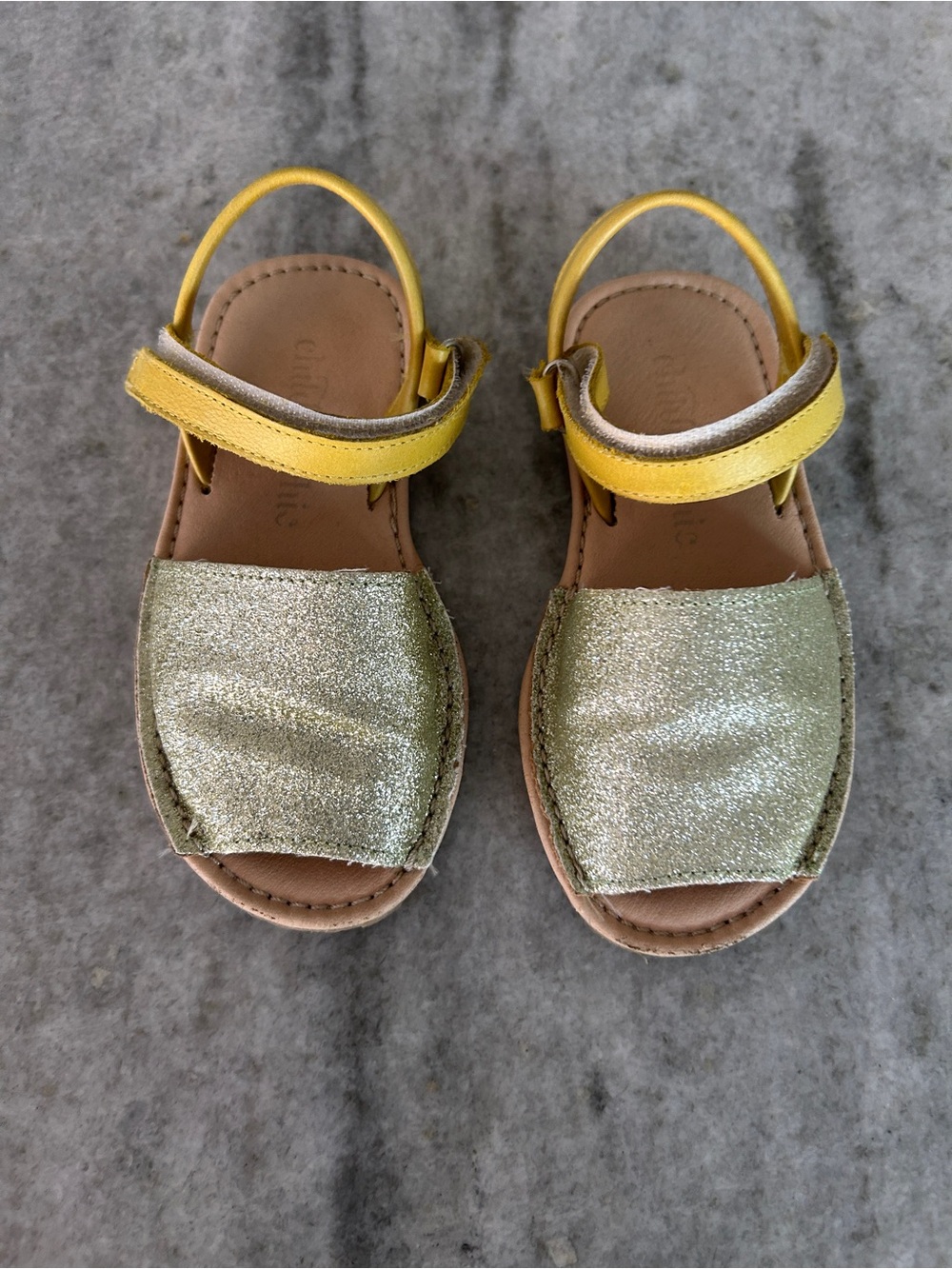 Children’s Chic Lilly Yellow Shimmer Sandals Size 28 11US